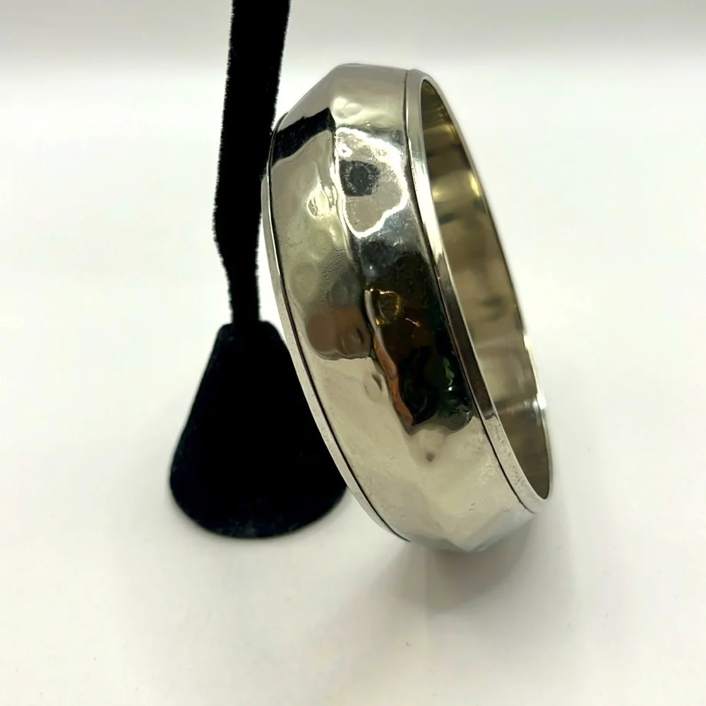 Silver Tone Hammered Design Classic Metal Bangle 2 1/2”